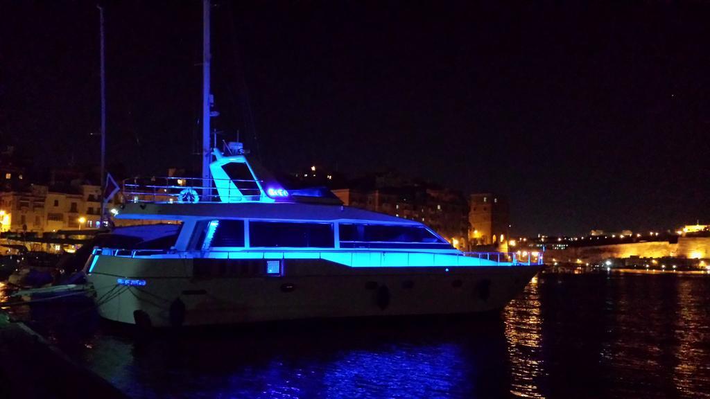 Riti Yacht