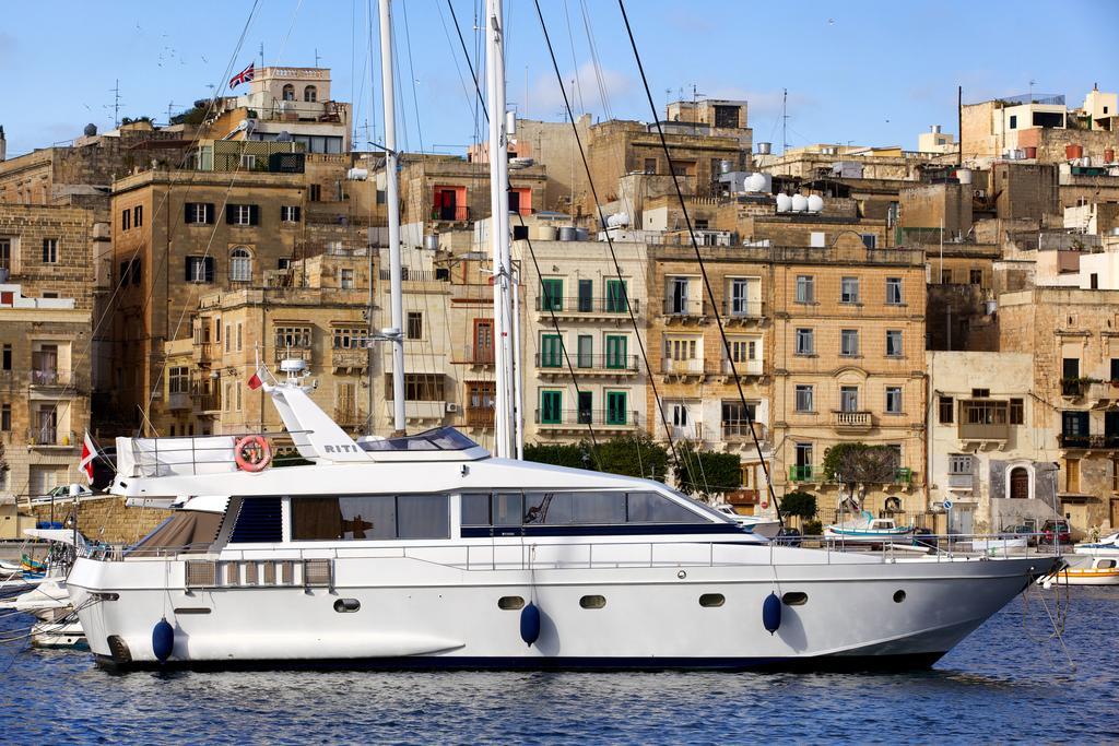 Riti Yacht 2*