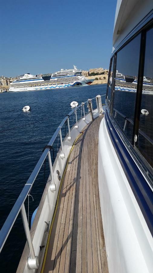 Riti Yacht