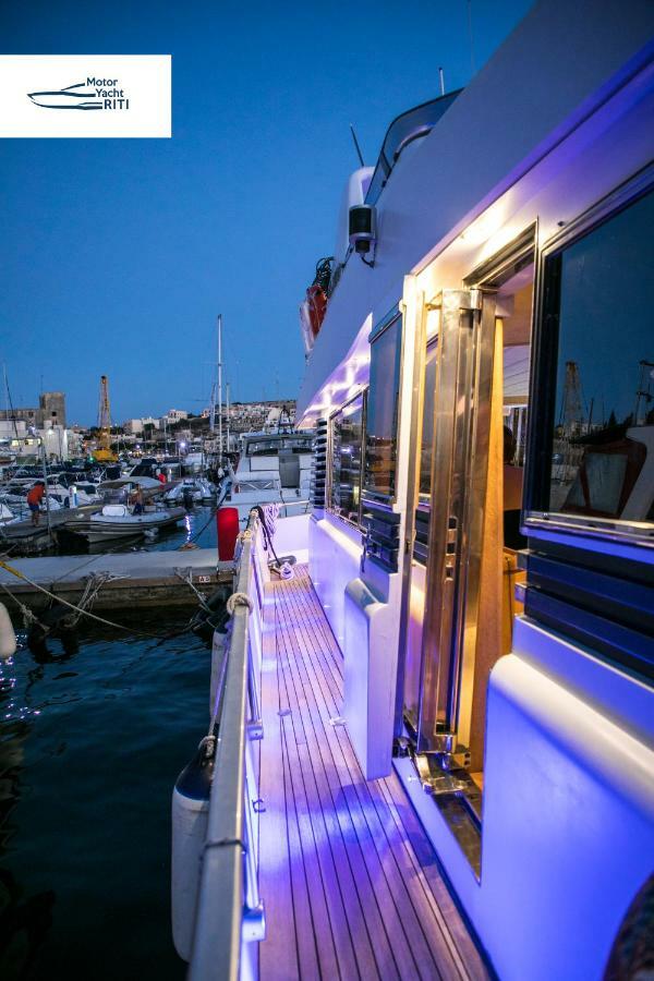 Riti Yacht Hotel en barco Kalkara